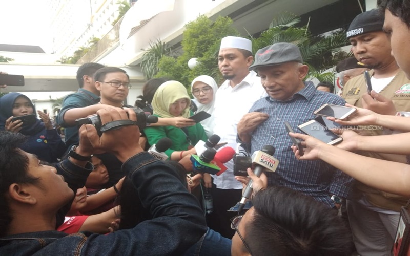 Amien Rais saat menggeruduk KPU bersama FUI beberapa waktu lalu