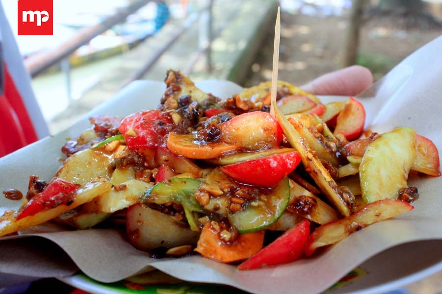 Nikmati Sensasi Pedas Rujak Pontianak Khas Singkawang di Tangerang