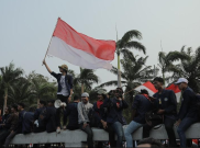 Geruduk DPR, Mahasiswa Tolak Rencana Penggulingan Jokowi dan Tegakkan Khilafah