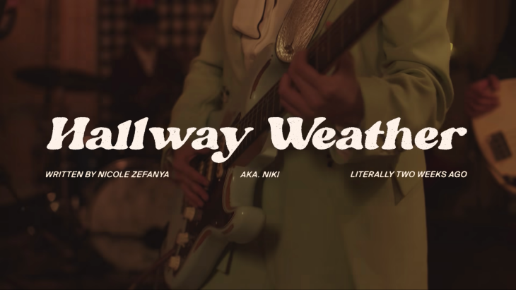 Rindu Keluarga dan Teman, NIKI Rilis Single 'Hallway Weather'
