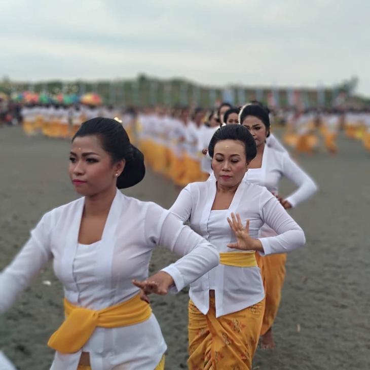 Tari rejang renteng. (Foto: instagram.com/pubgkampungan)