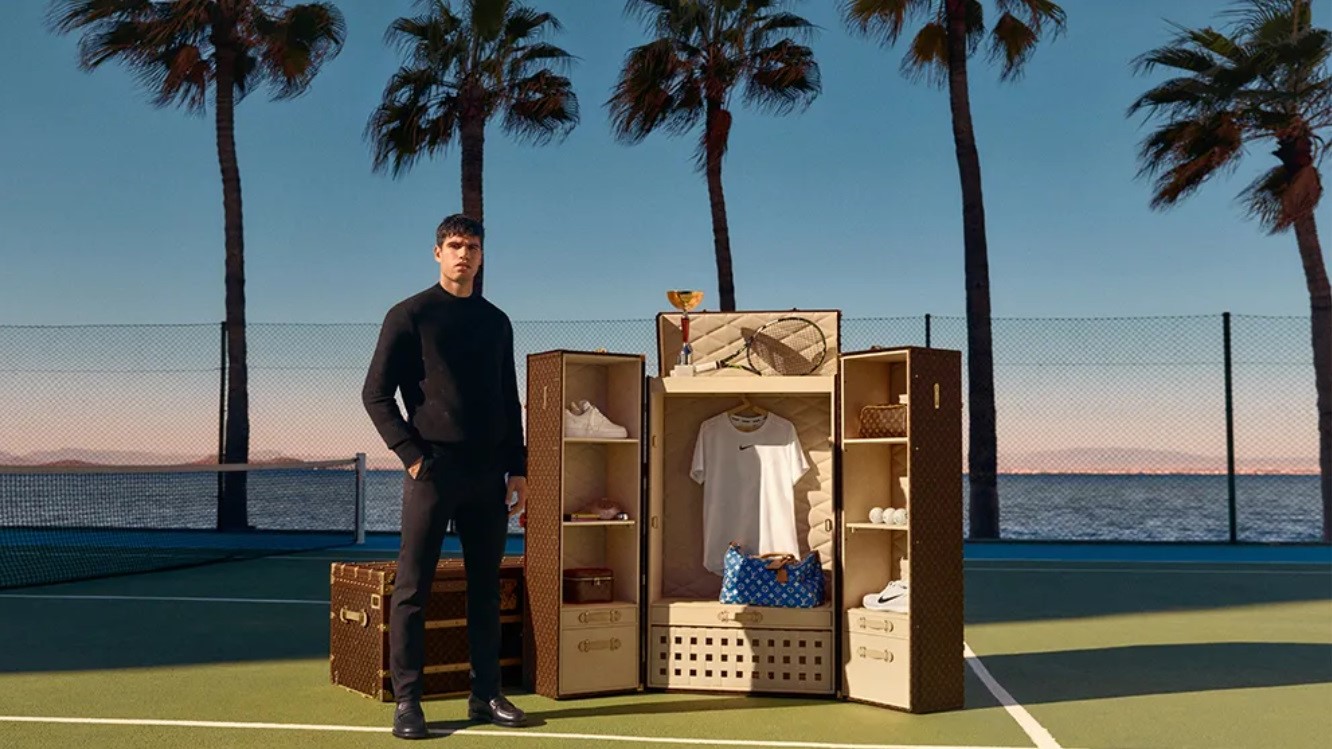 Juara Tenis Carlos Alcaraz Berkolaborasi dengan Louis Vuitton Rilis Trunk Mewah