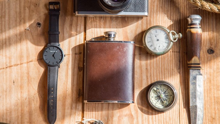 Jam Tangan, Cincin dan Kuku Panjang Menyimpan COVID-19?