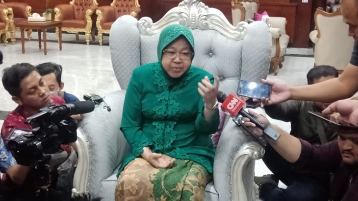 Wali Kota Surabaya Tri Rismaharini saat memberikan keterangan pers soal penolakannya masuk kabinet Jokowi-Ma'ruf di rumah dinasnya, Rabu (23/10/2019).  (HO)