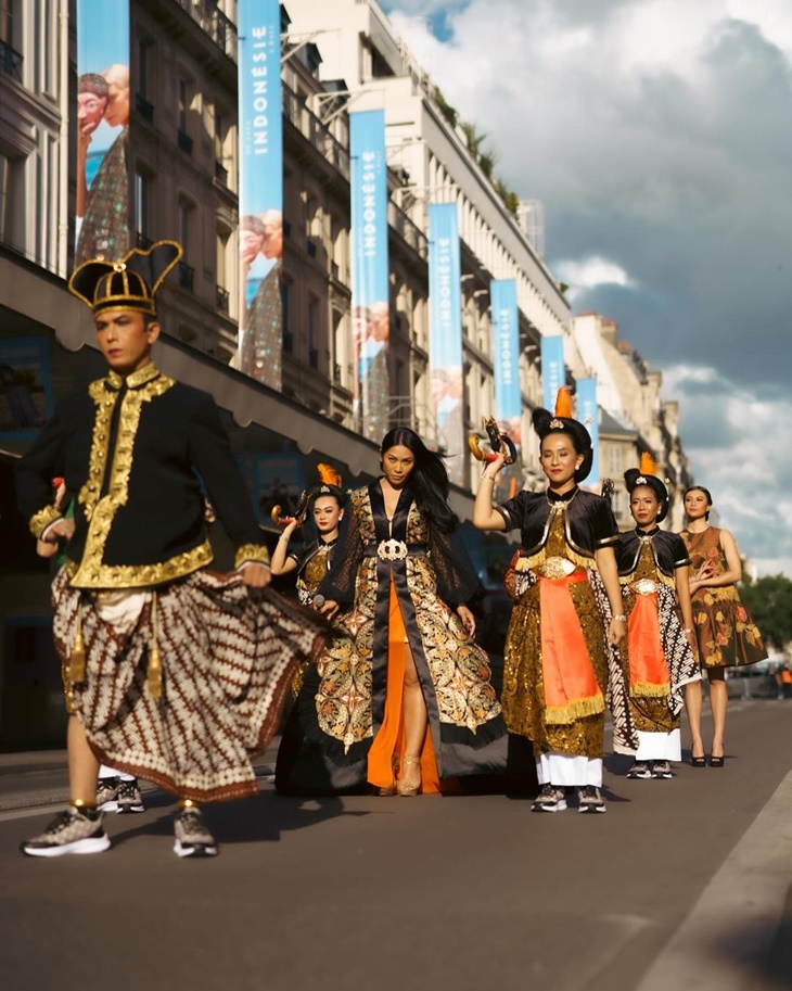 Unjuk Gigi, Anggun Nyinden di Java in Paris