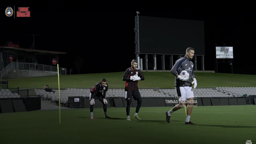 Latihan Kiper Timnas Indonesia Jelang Lawan Australia Jadi Sorotan Netizen, Pakai Manekin Setinggi Pemain