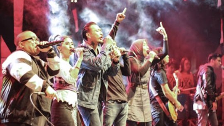 Anttabez feat Musisi kenamaan saat manggung di TIM. (Foto/Dokumen Antrabez)