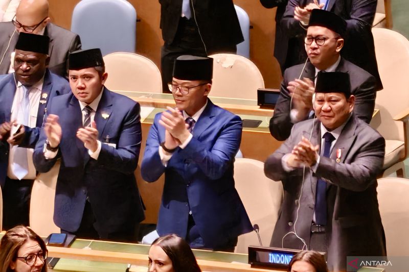 Prabowo Pimpin Delegasi RI Standing Ovation saat Prancis Akui Palestina di PBB