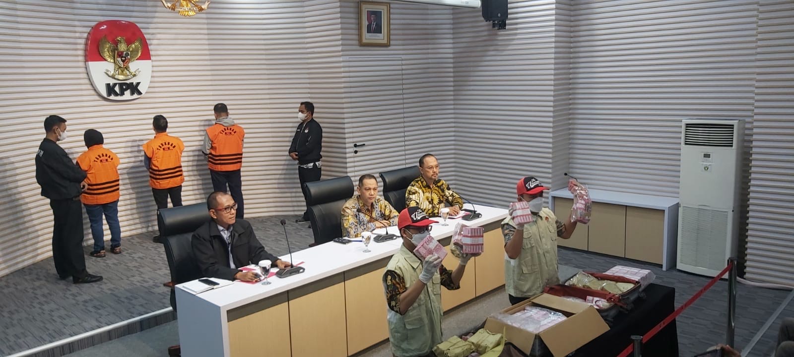 Potong Anggaran Pemkot, Pj Wali Kota Pekanbaru Diduga Terima Rp 2,5 Miliar