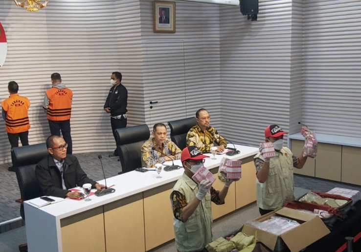 Potong Anggaran Pemkot, Pj Wali Kota Pekanbaru Diduga Terima Rp 2,5 Miliar