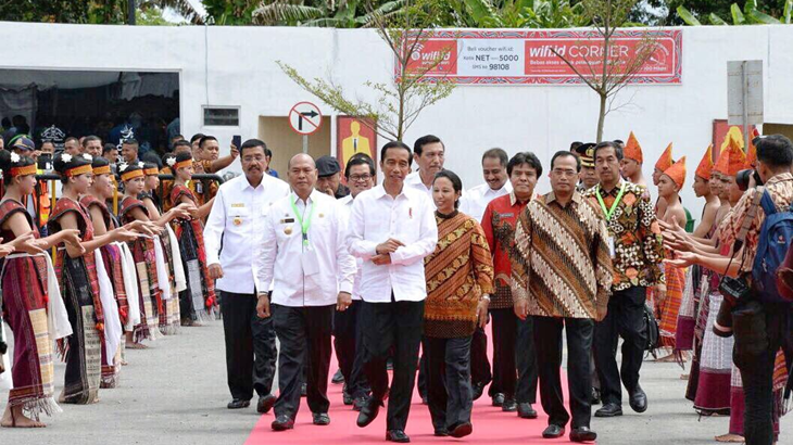 Presiden Jokowi Jalani Proses Adat Batak Mandailing