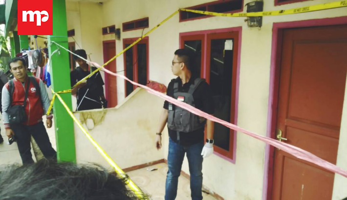 Densus 88 AT Geledah Rumah Terduga Teroris Di Cianjur