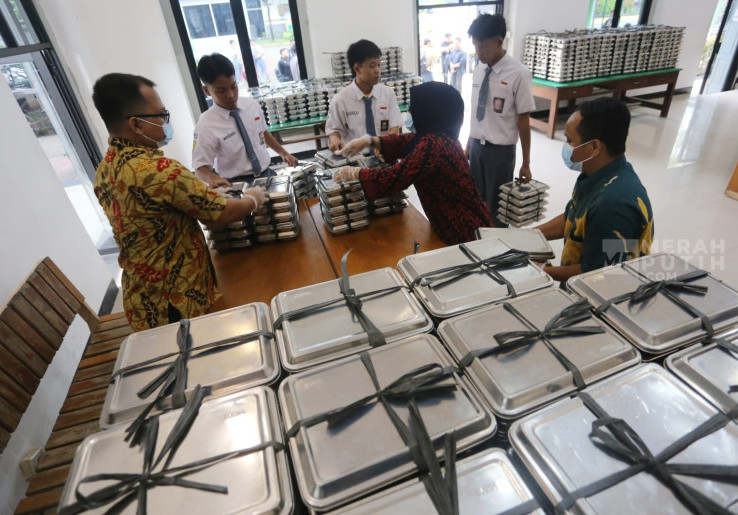 DPR Tagih Transparansi Badan Gizi Nasional Soal Penutupan Satuan Pelayanan Gizi