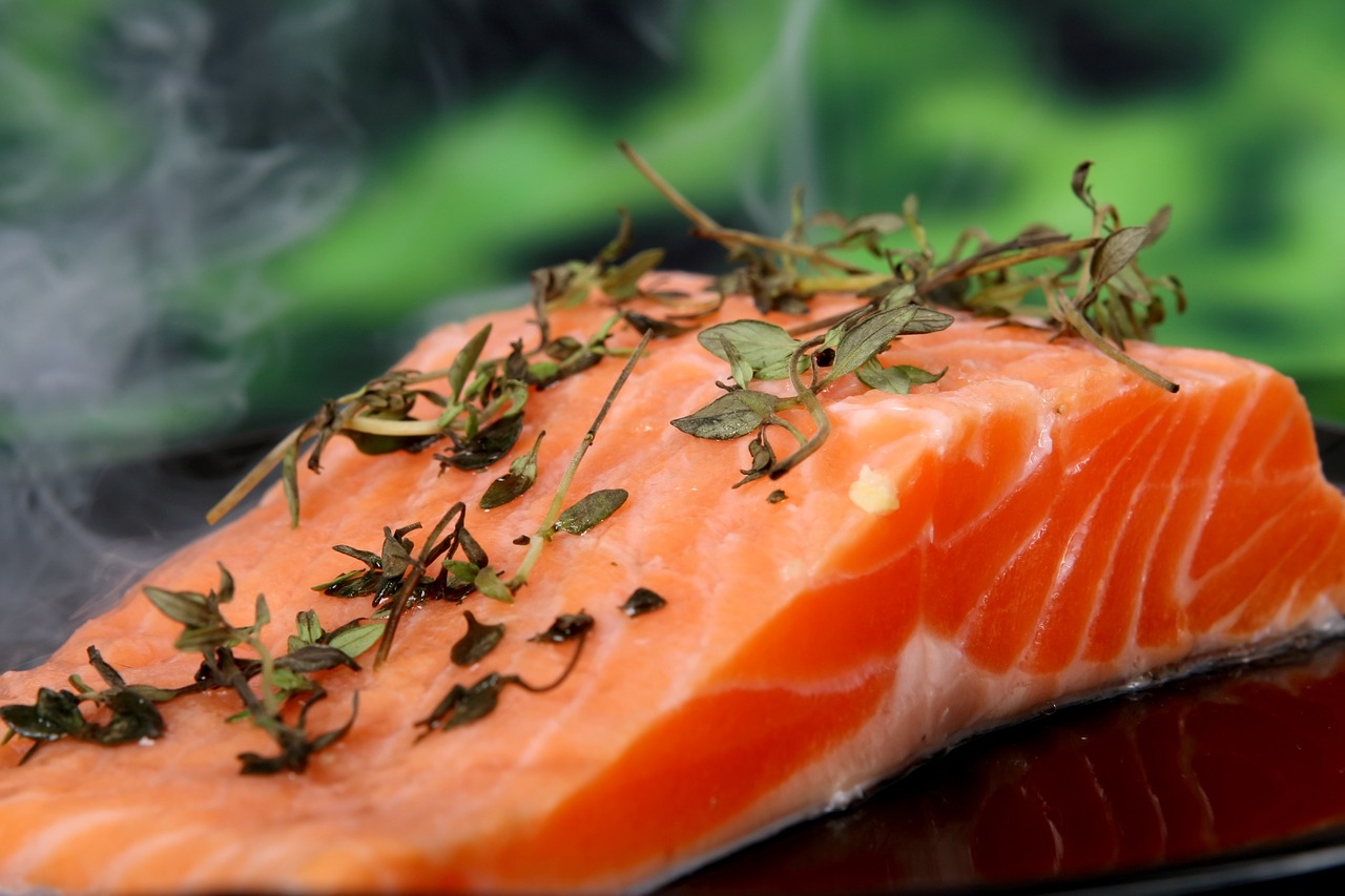 Konsumsi salmon untuk tingkatkan libidomu (Foto: Pixabay/Robert-Owen-Wahl)