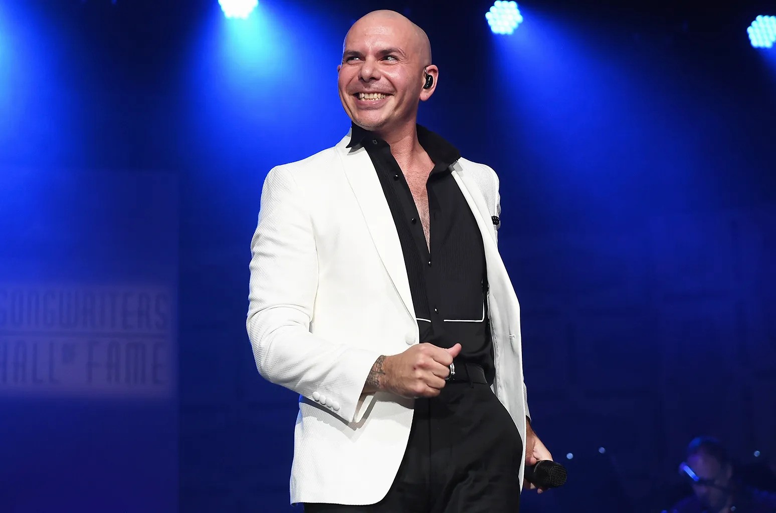 Respons Pitbull soal Nama Kesha yang Dihapus dari Lagu 'Timber'