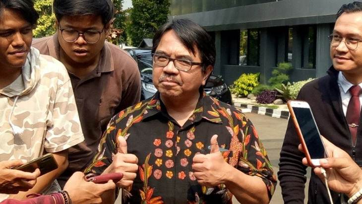 Ade Armando penuhi panggilan penyidik Polda Metro Jaya. (ANTARA/Fianda Rassat)