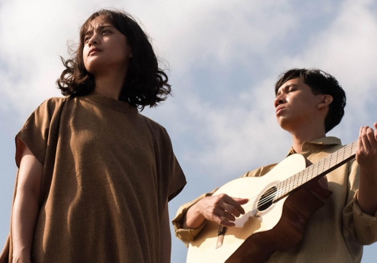 Cerita di Balik 'Ajariku Jadi Berani', Lagu Banda Neira yang Lahir dari Pengalaman Ananda Badudu