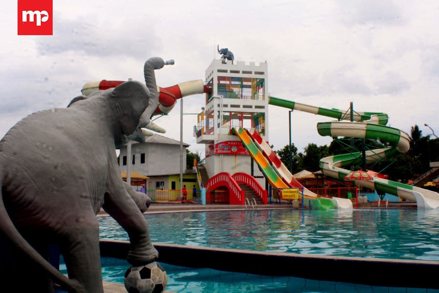 Bermain Ekstrim di Boomerang Kolam Gajah