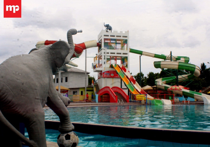 Bermain Ekstrim di Boomerang Kolam Gajah