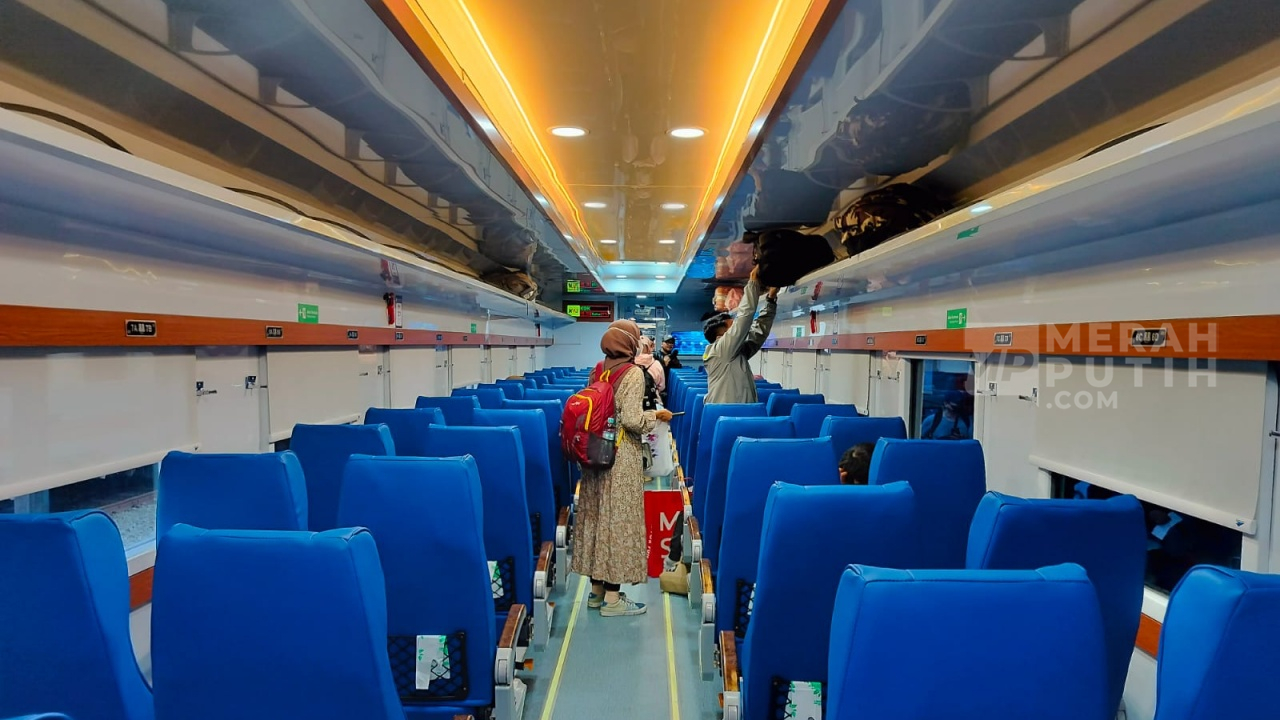 Kereta Ekonomi New Generation Lebih Canggih, Tak Lagi Pakai Kursi Tegak