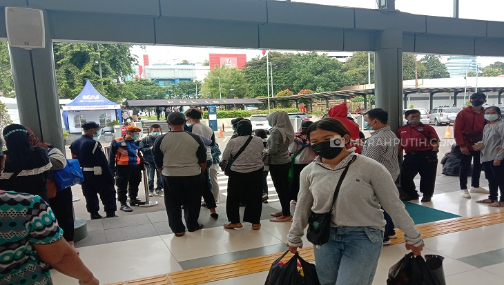 Penumpang KA Lokal Turun 60 Persen Imbas PPKM Darurat