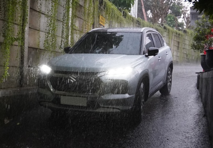 3 Fitur Tangguh Suzuki Grand Vitara untuk Terabas Hujan, Lebih Aman dan Nyaman