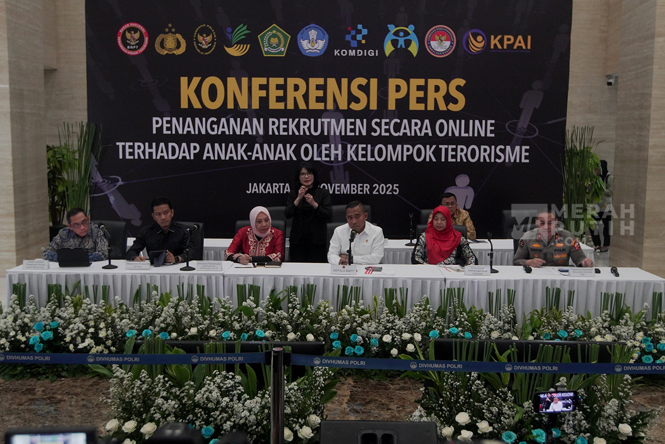 Densus 88 Polri Ungkap Kasus Teroris Rekrut Anak-anak dari Media Sosial dan Game Online
