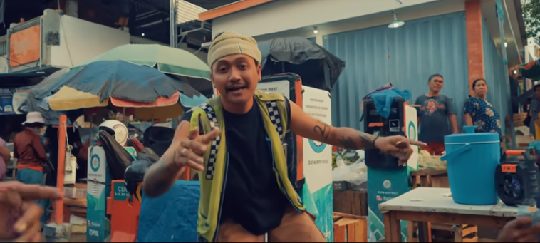 Lirik Lagu Kuli Daki - Bagus Wirata, terjemahan dan makna