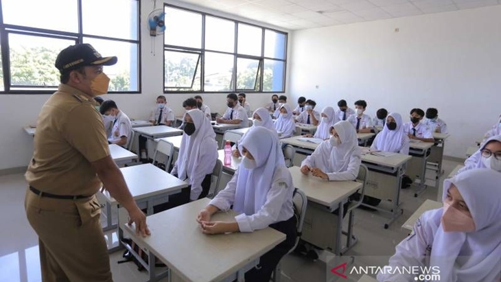 Legislator PDIP Minta PTM Dihentikan Jika Terjadi Lonjakan Kasus COVID-19
