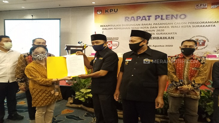 Lolos Verifikasi, Pasangan Bajo Tantang Gibran di Pilwakot Solo