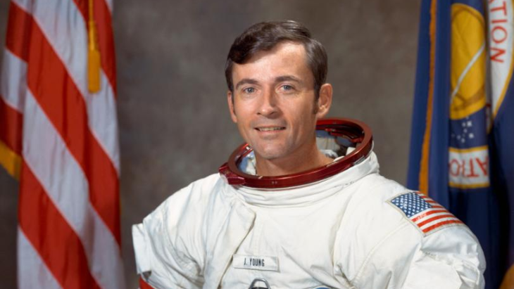 Astronaut John Young Meninggal di Usia 87 Tahun