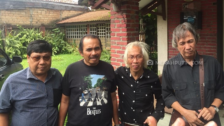 Panbers Berikan Penghormatan Terakhir Untuk Yon Koeswoyo