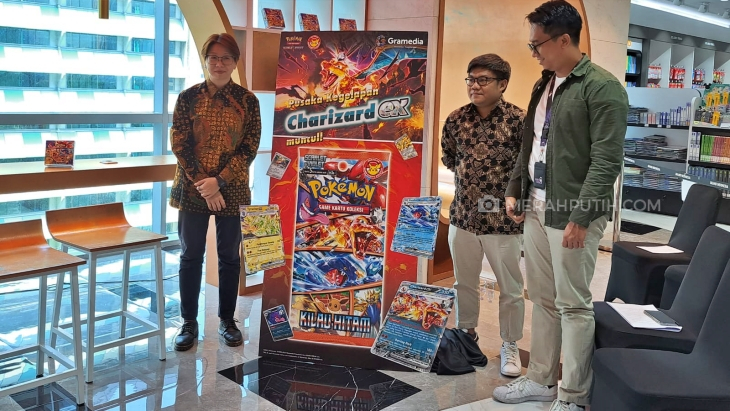 Pokemon 'Scarlet and Violet Booster Pack Kilau Hitam' Rilis Eksklusif di Indonesia