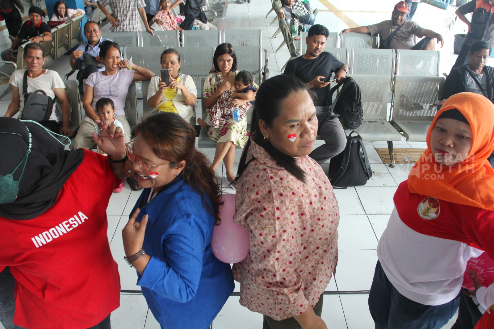 Kemeriahan Lomba HUT Ke-81 RI di Terminal Kampung Rambutan Jakarta