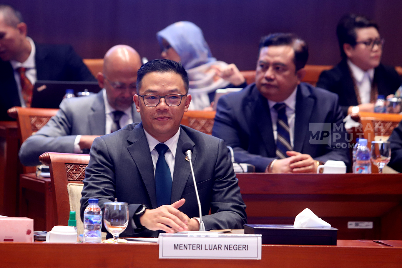 Raker Menteri Luar Negeri Sugiono dengan Komisi I DPR Bahas Perlindungan WNI di Wilayah Konflik