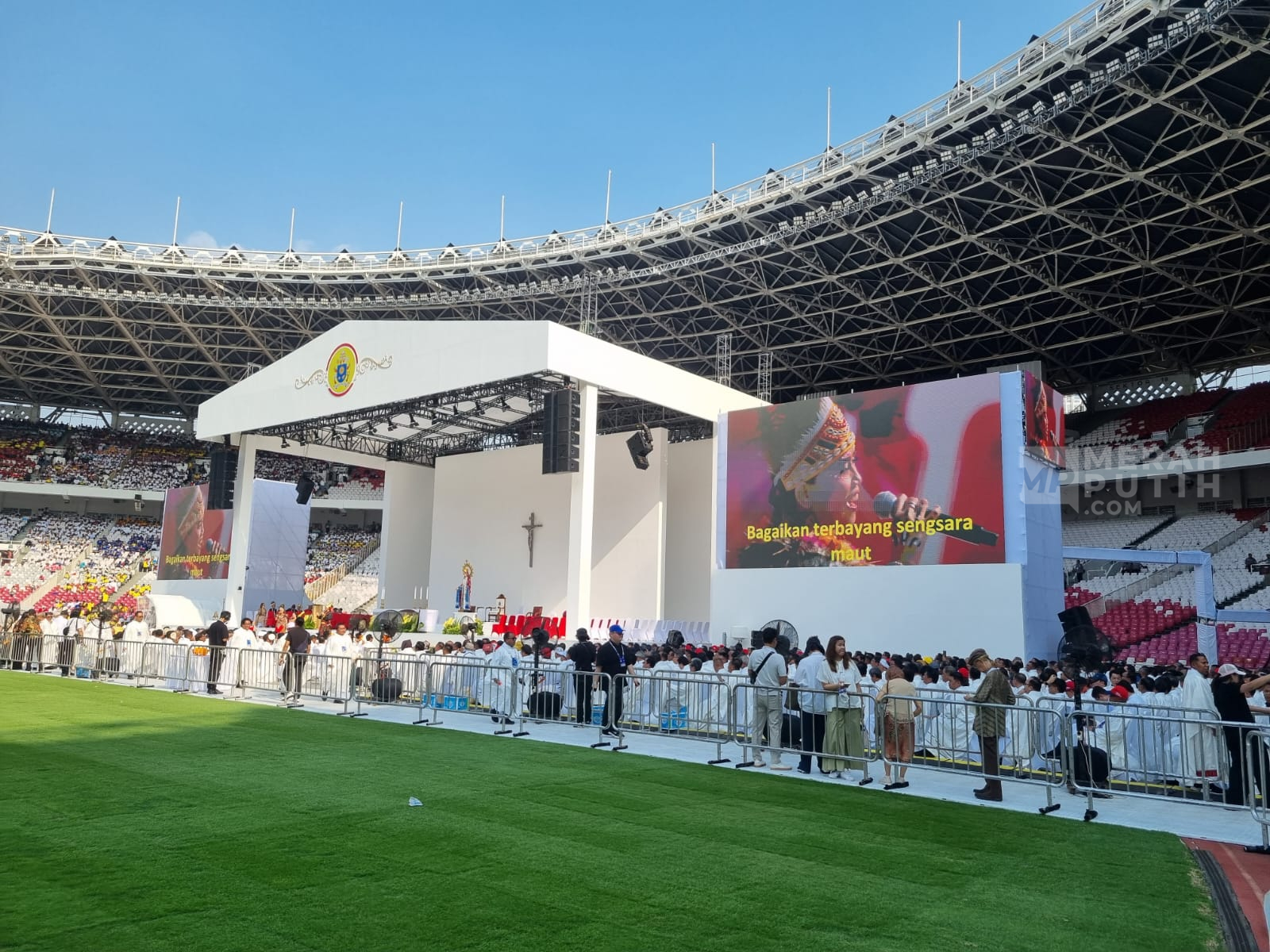 Angel Pieters Persembahkan Pujian pada Misa Pontifikal di GBK