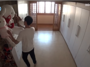 7 Perilaku Aneh Selebritas Korea saat Sendirian di Rumah
