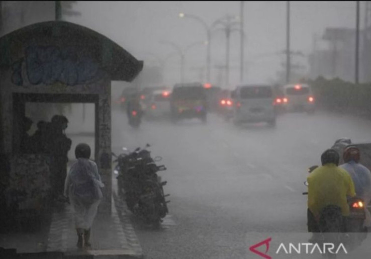 BMKG Prakirakan Jaksel dan Jaktim Berpotensi Hujan Disertai Angin Kencang pada Sore Hari