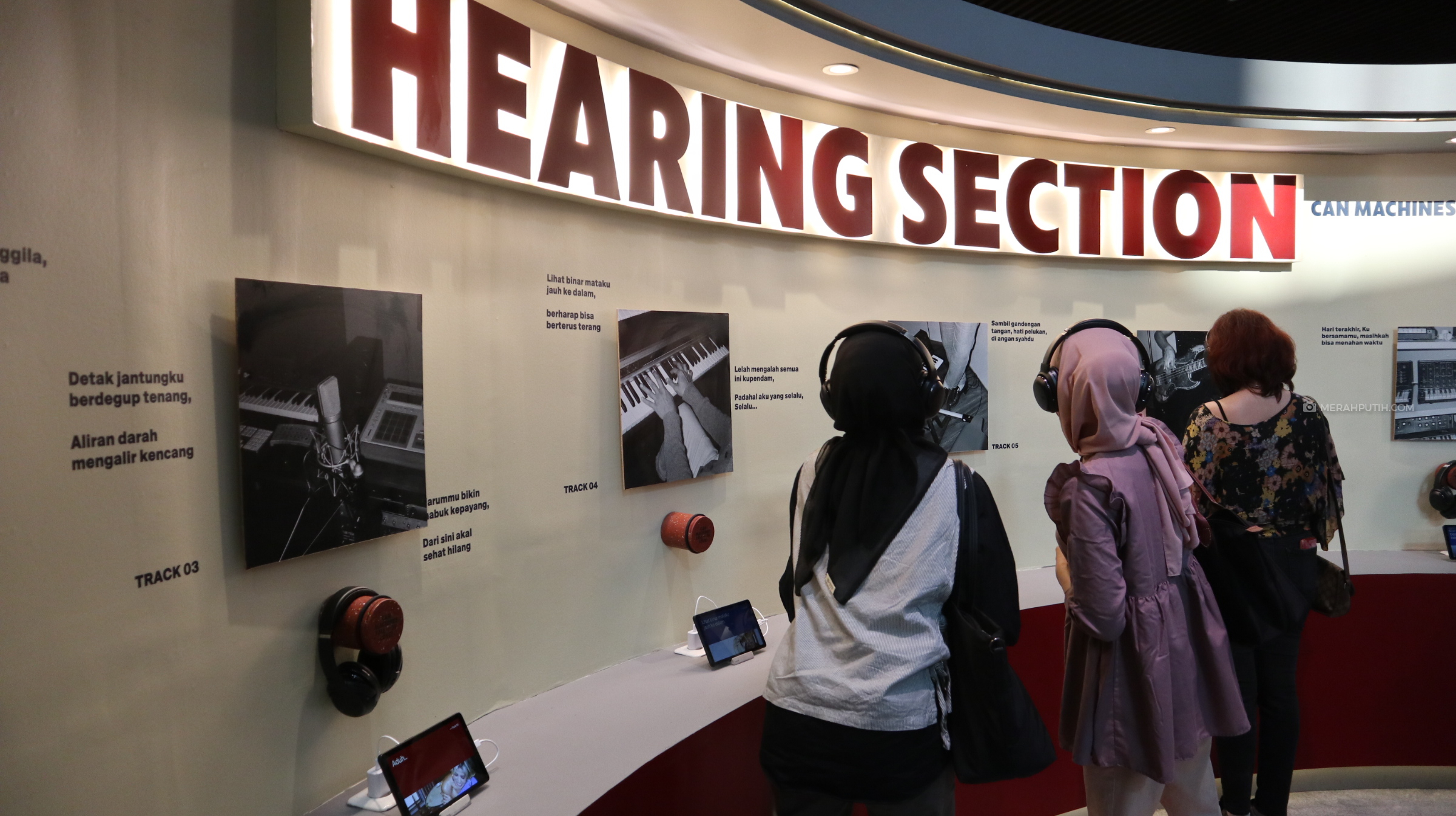 Dengerin Lagu Terbaru MALIQ & D'Essentials sebelum Rilis di Pameran ASTHA District 8