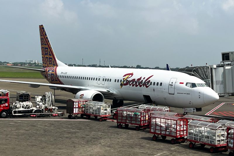 Viral Batik Air Nyaris Kecelakaan Mendarat Miring di Soetta, Kemenhub Tegaskan Pesawat Putar Balik Akibat Cuaca Buruk