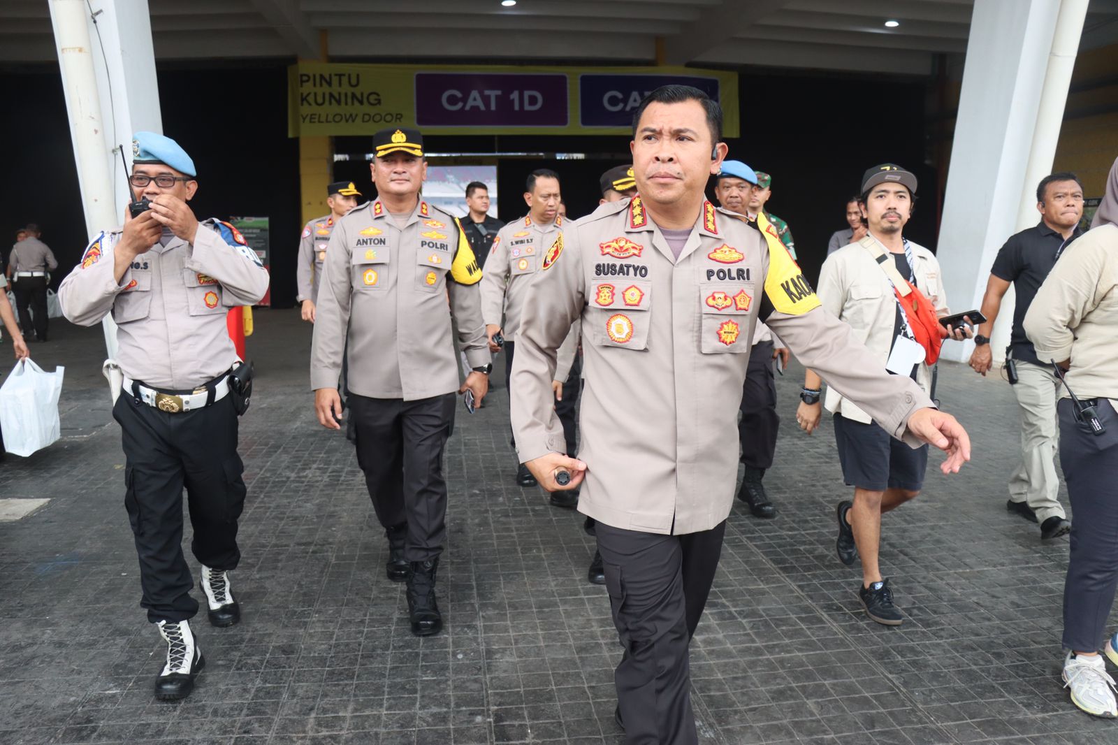 Demo Lanjutan di DPR hingga KPU Dijaga Ketat Ribuan Aparat Gabungan