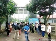 Jamaah Bahar Smith Geruduk Lapas Gunung Sindur, Kalapas Tegaskan Belum Boleh Dijenguk