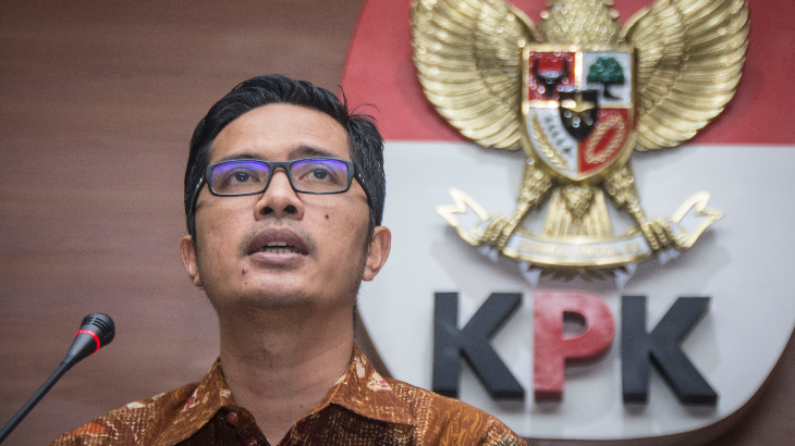 KPK Resmi Tetapkan Bupati Kebumen Tersangka Suap dan Gratifikasi
