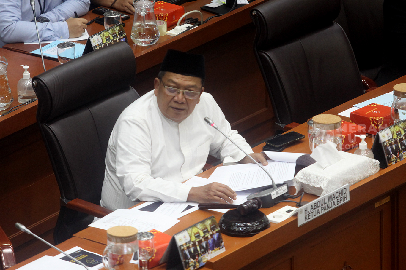 Ketua Panitia Kerja (Panja) BPIH Abdul Wachid saat rapat Panja BPIH di Kompleks Parlemen, Senayan, Jakarta, Rabu (29/10/2025).