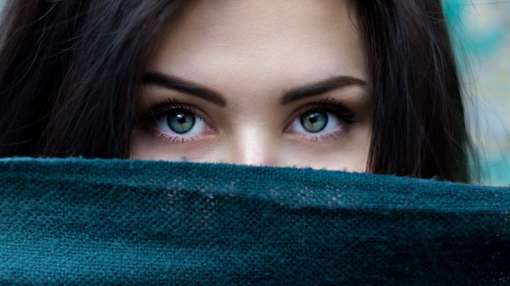 Wanita Wajib Tahu, Fungsi dan Cara Pakai Eye Cream Setiap Hari