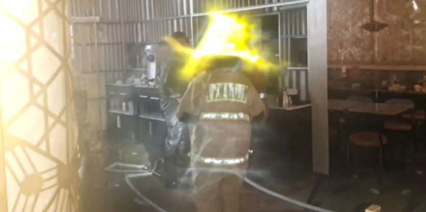 Api Sudah Dijinakkan, Aeon Mall Tanjung Barat Tutup Sementara Imbas Kebakaran