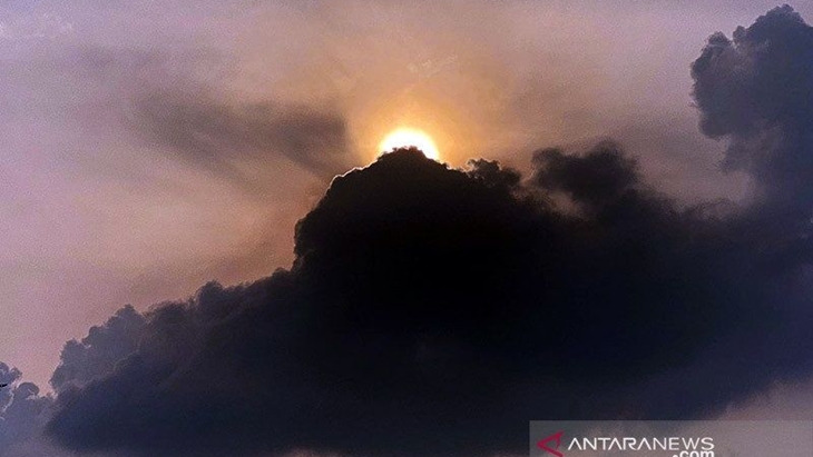 Jakarta Diprakirakan Berawan Pagi dan Hujan Memasuki Siang