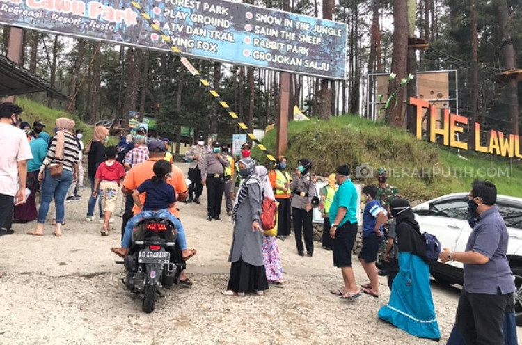 Libur Panjang, Objek Wisata Candi Cetho di Karanganyar Diserbu Pengunjung