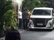 Pulang Kampung, Wapres Gibran Bertemu Wali Kota Solo, Ziarah, hingga Menutup Hari di Kediaman Jokowi