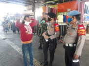 Pasar Tanah Abang Ramai, Polisi Tertibkan Warga yang tak Patuhi Protokol Kesehatan